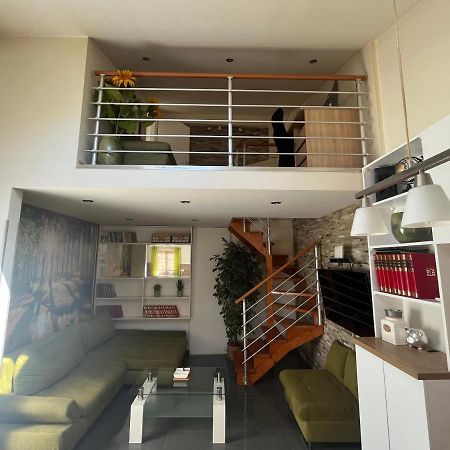Hiza Apartment พูลา ภายนอก รูปภาพ