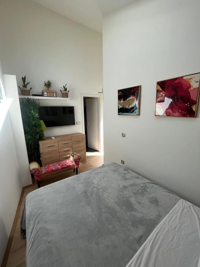 Hiza Apartment พูลา ภายนอก รูปภาพ