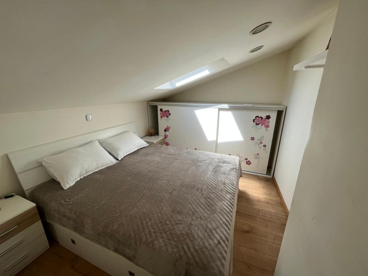 Hiza Apartment พูลา ภายนอก รูปภาพ