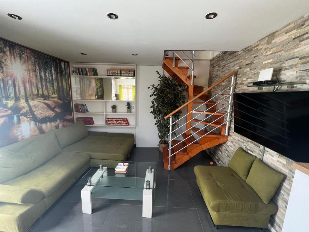 Hiza Apartment พูลา ภายนอก รูปภาพ